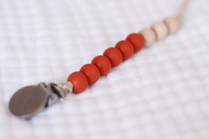 The Luxie Pacifier Clip | Amber - LUXE + RO